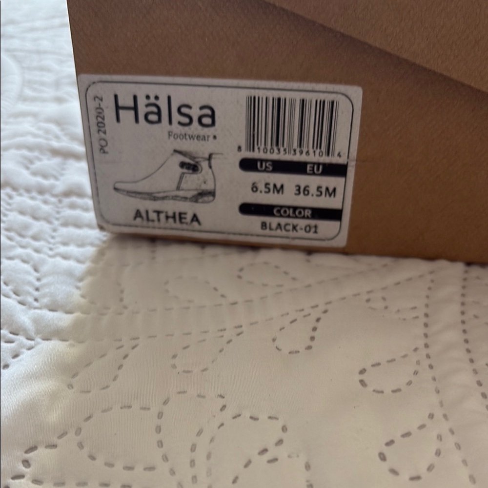 Halsa Footwear Black Chelsea Ankle Boots - Picture 2 of 4